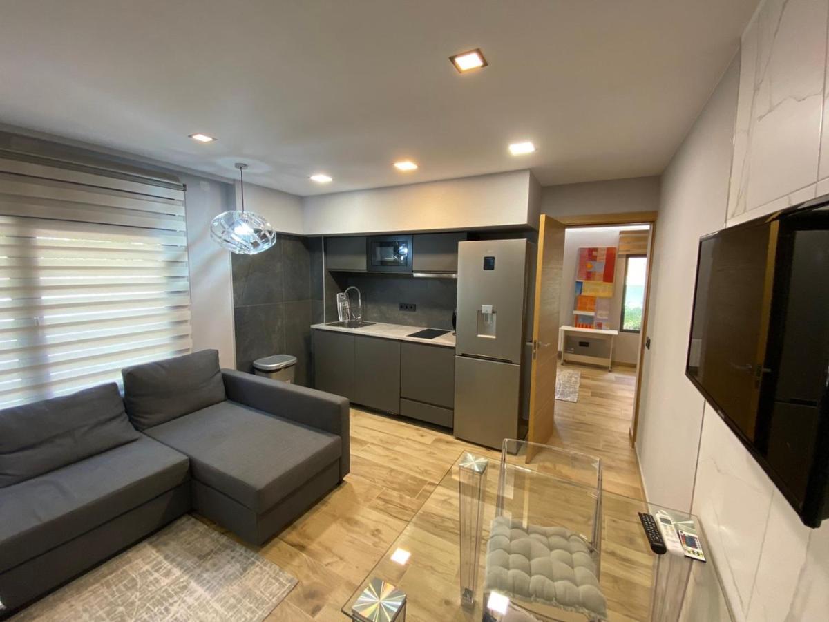 Tomas Apartamentos Sagaro Sant Feliu de Guíxols Buitenkant foto